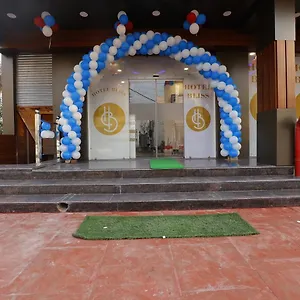 oyo-townhouse-788-hotel-bliss-zirakpur.shimlahotels.net/